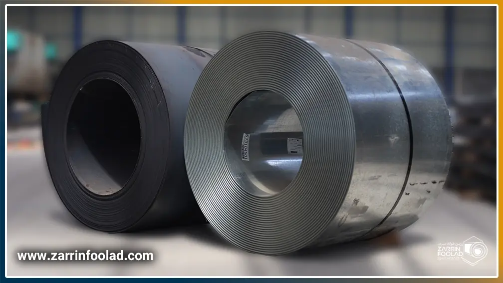 یک کویل گالوانیزه و یک کویل سیاه در کنار هم قرار گرفته اند.