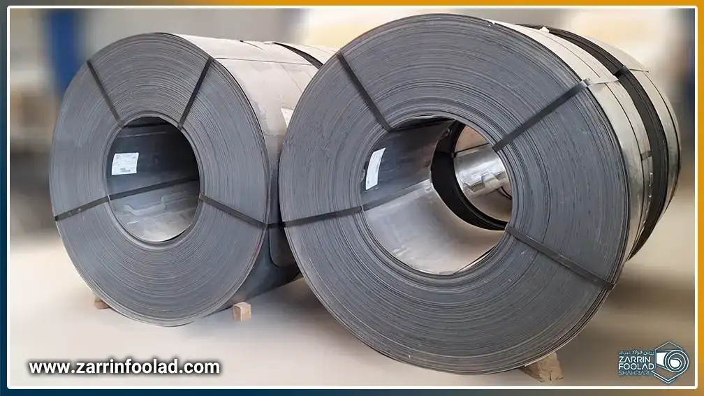 دو رول سیاه st52 در کنار هم در انبار اصفهان