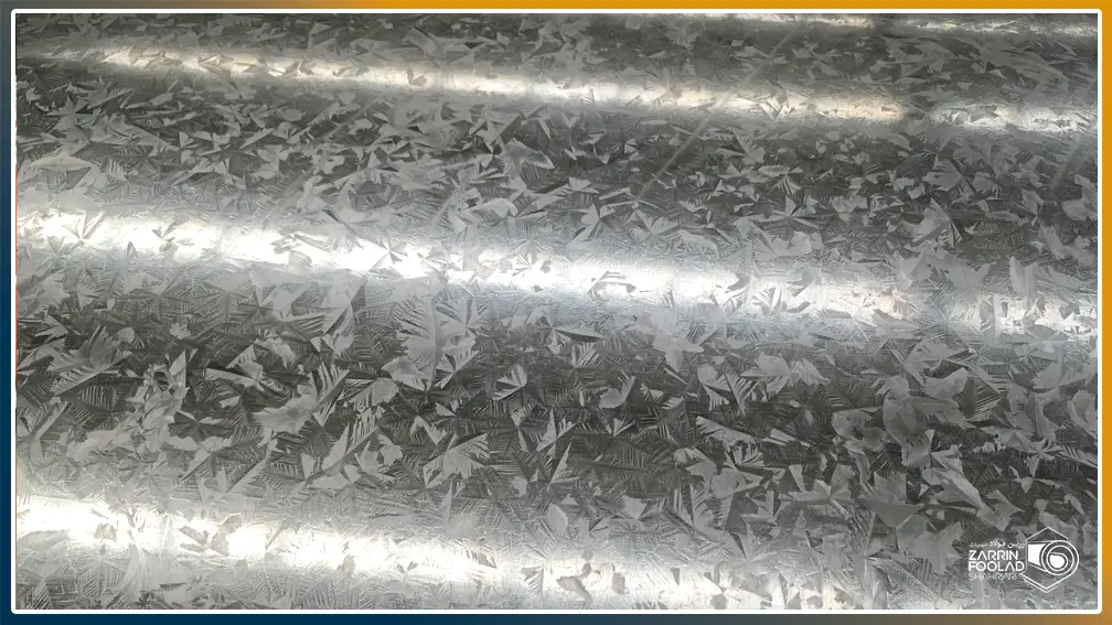 نمایی بسیار نزدیک از ورق گالوانیزه گل درشت