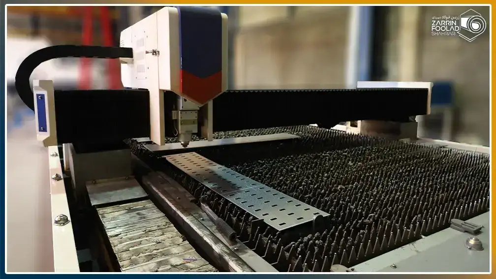 دستگاه لیزر در حال پانج والپست