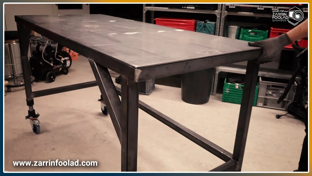 تصویری از یک میز ساخته شده با پروفیل آهن