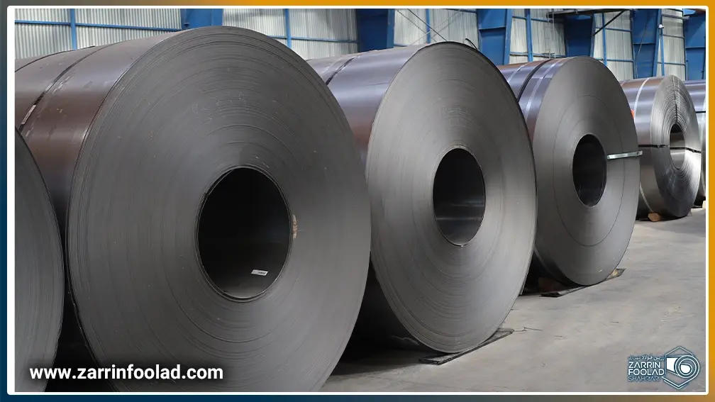 انبار رول های فولادی